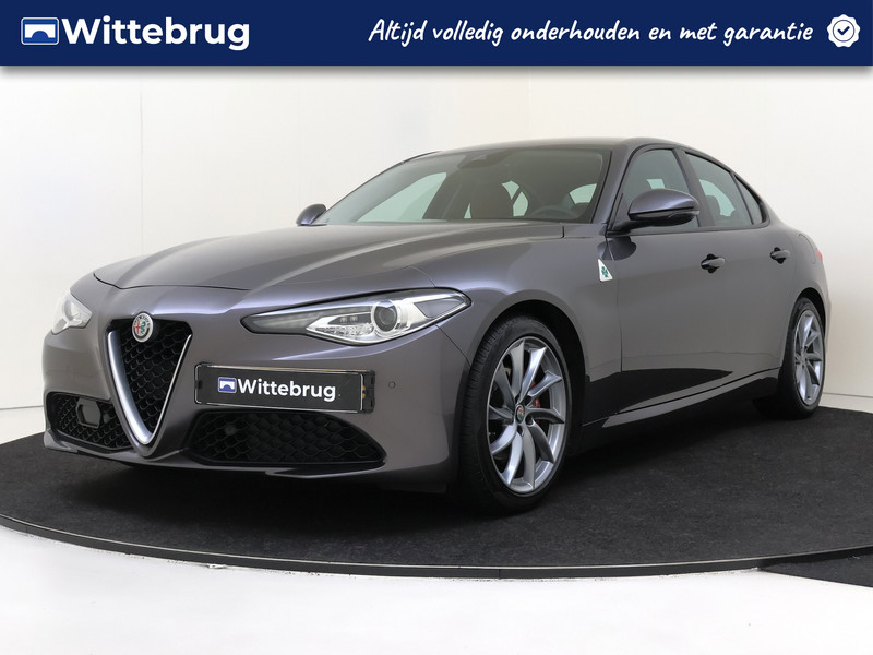 Alfa Romeo Giulia 2.0T Super
